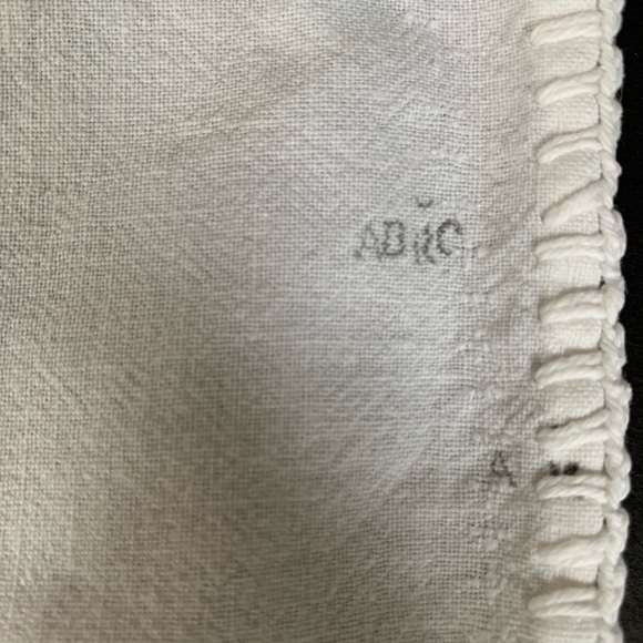 4 Vintage 1940s Flour Sack Embroidered Napkins - Picture 2 of 7